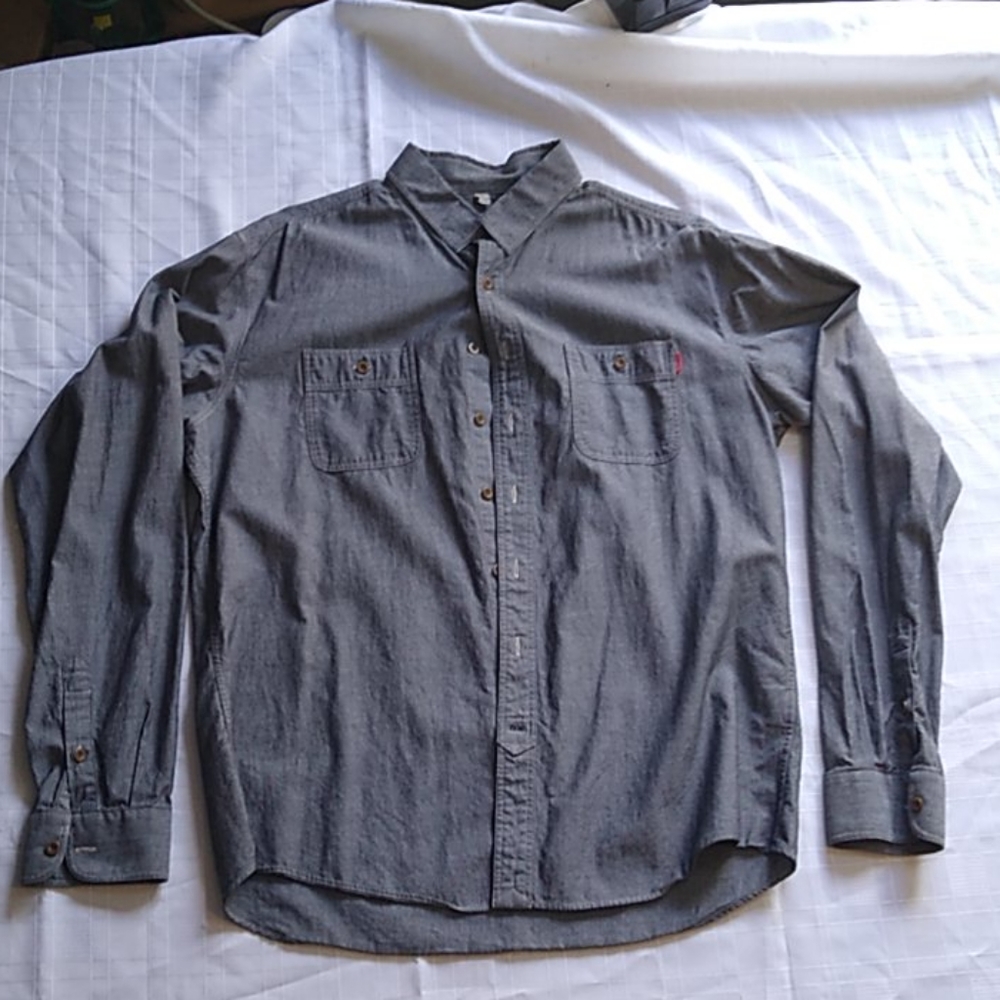 Frank & Oak long sleeve button up chambray